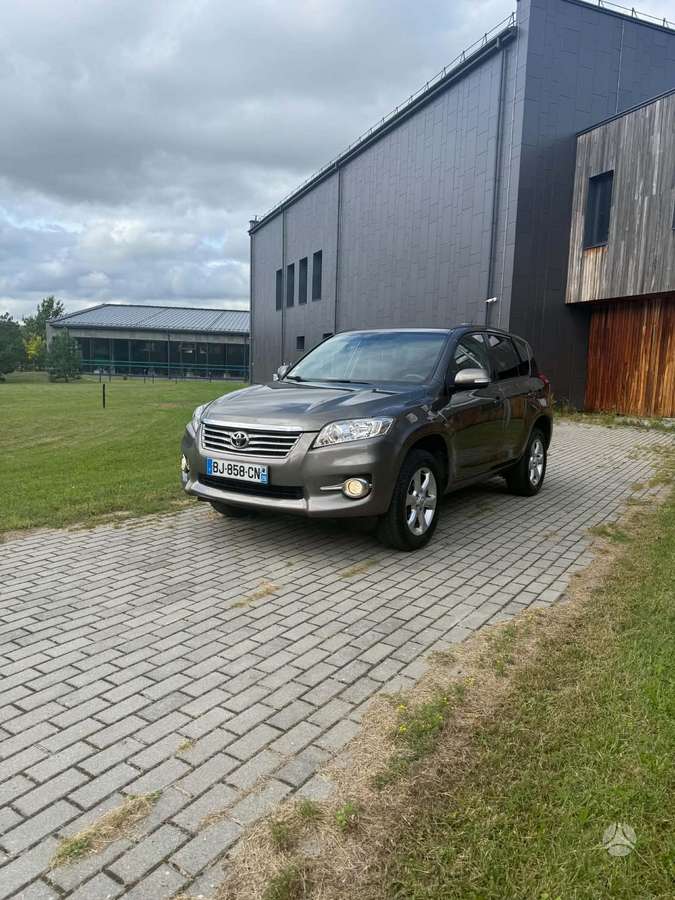 Toyota RAV4 - 3