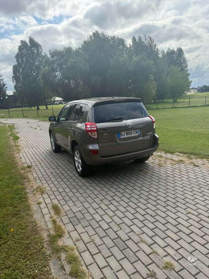 Toyota RAV4 - 5