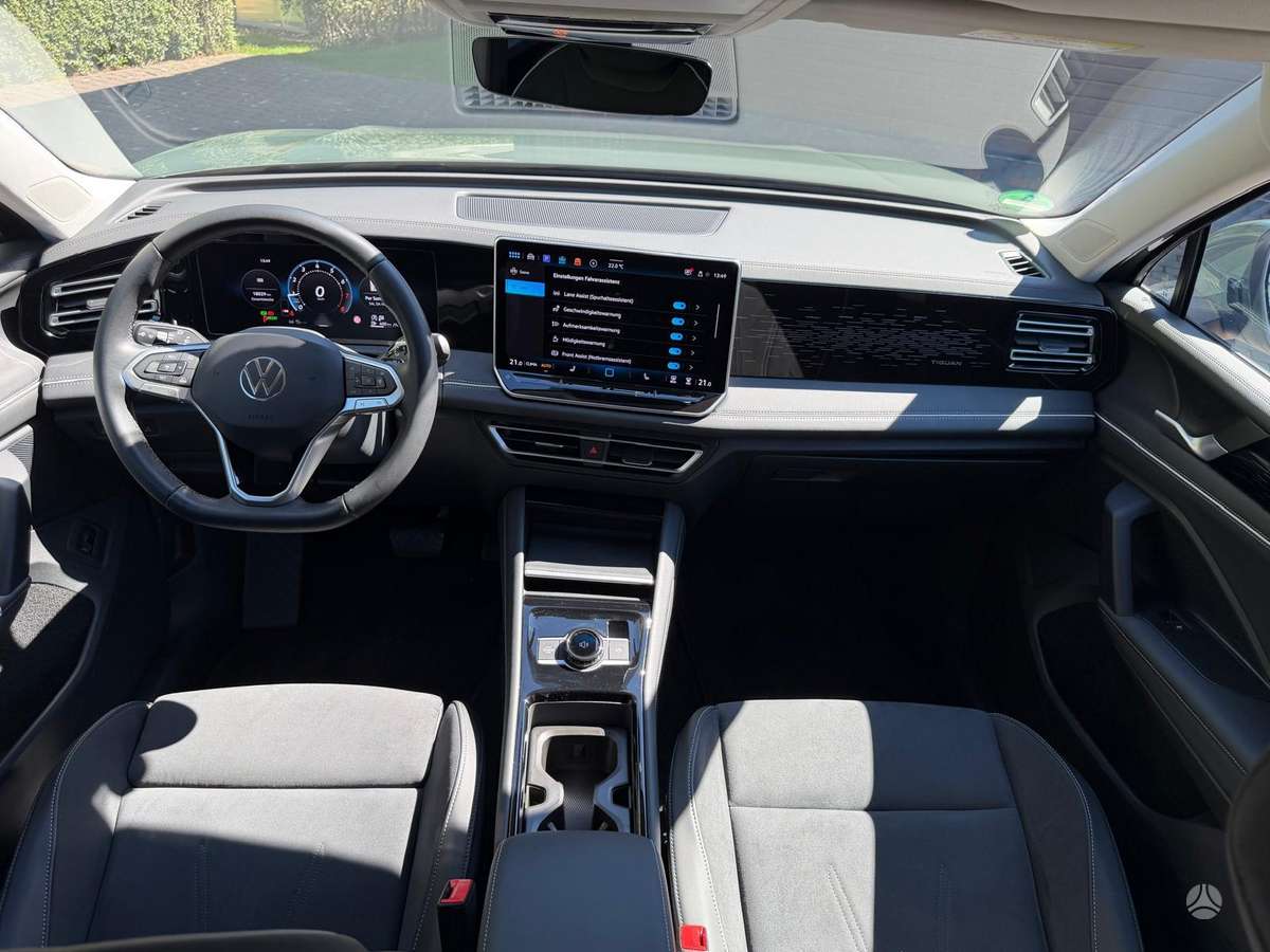 Volkswagen Tiguan - 9