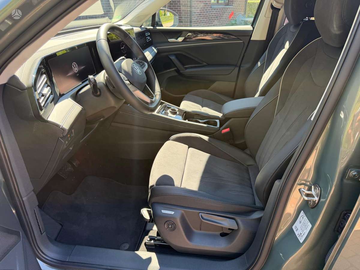 Volkswagen Tiguan - 11