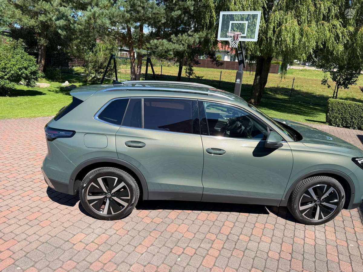 Volkswagen Tiguan - 8