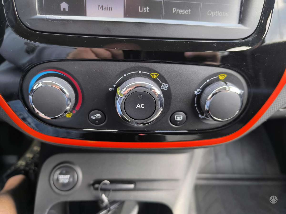 Renault Captur, 0.9 l., off-road / crossover