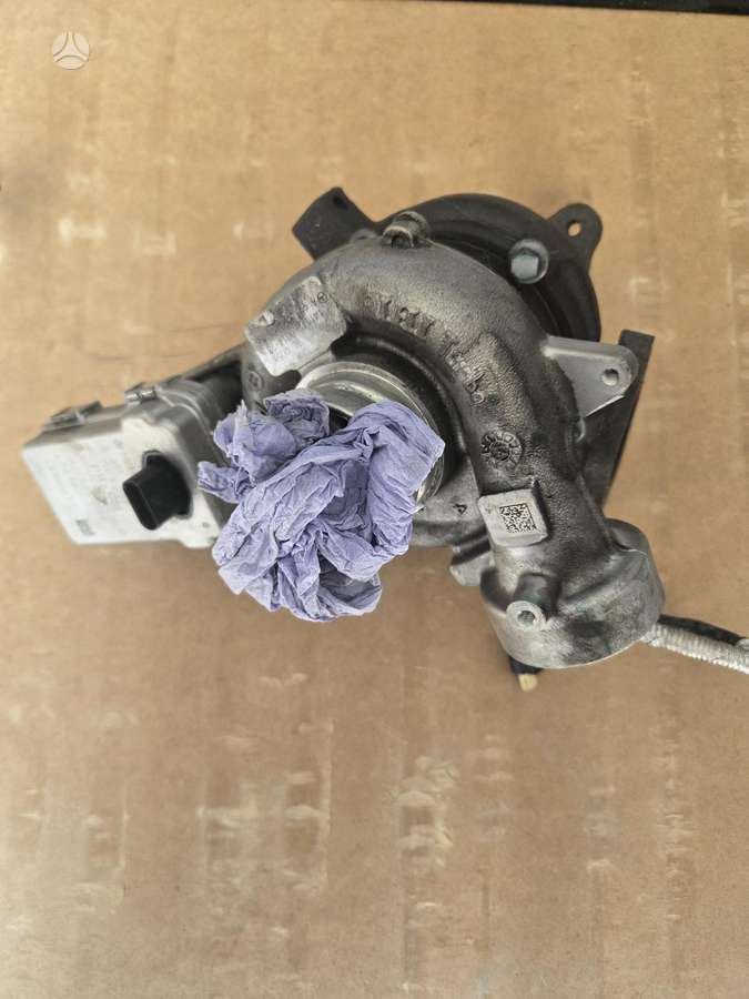 Mercedes-Benz CLA220 engine parts