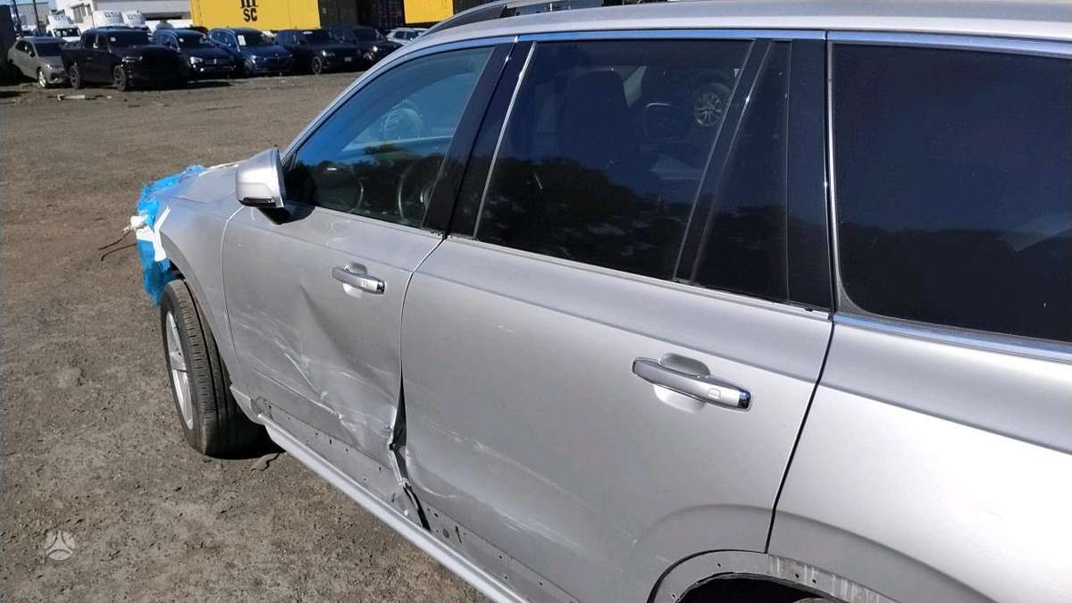 Volvo XC90 - 8