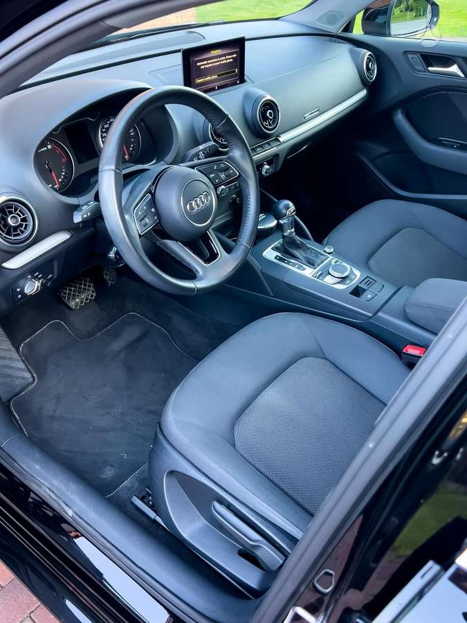 Audi A3, 1.5 l., Седан