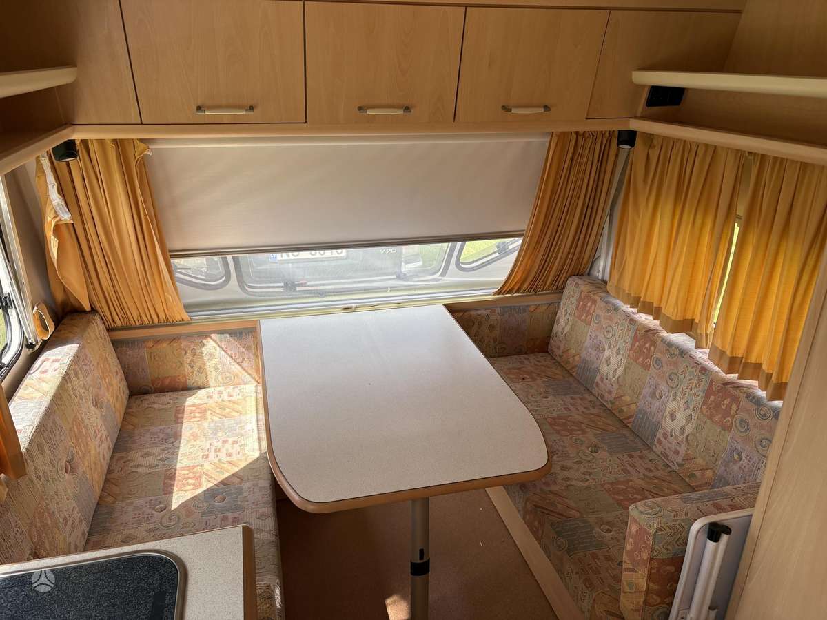 Lunar Chateau 400 1000kg, кемперы
