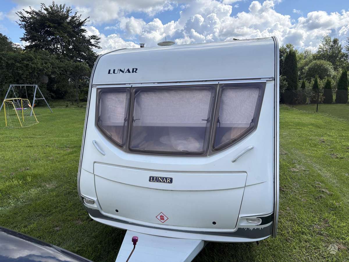 Lunar Chateau 400 1000kg, кемперы