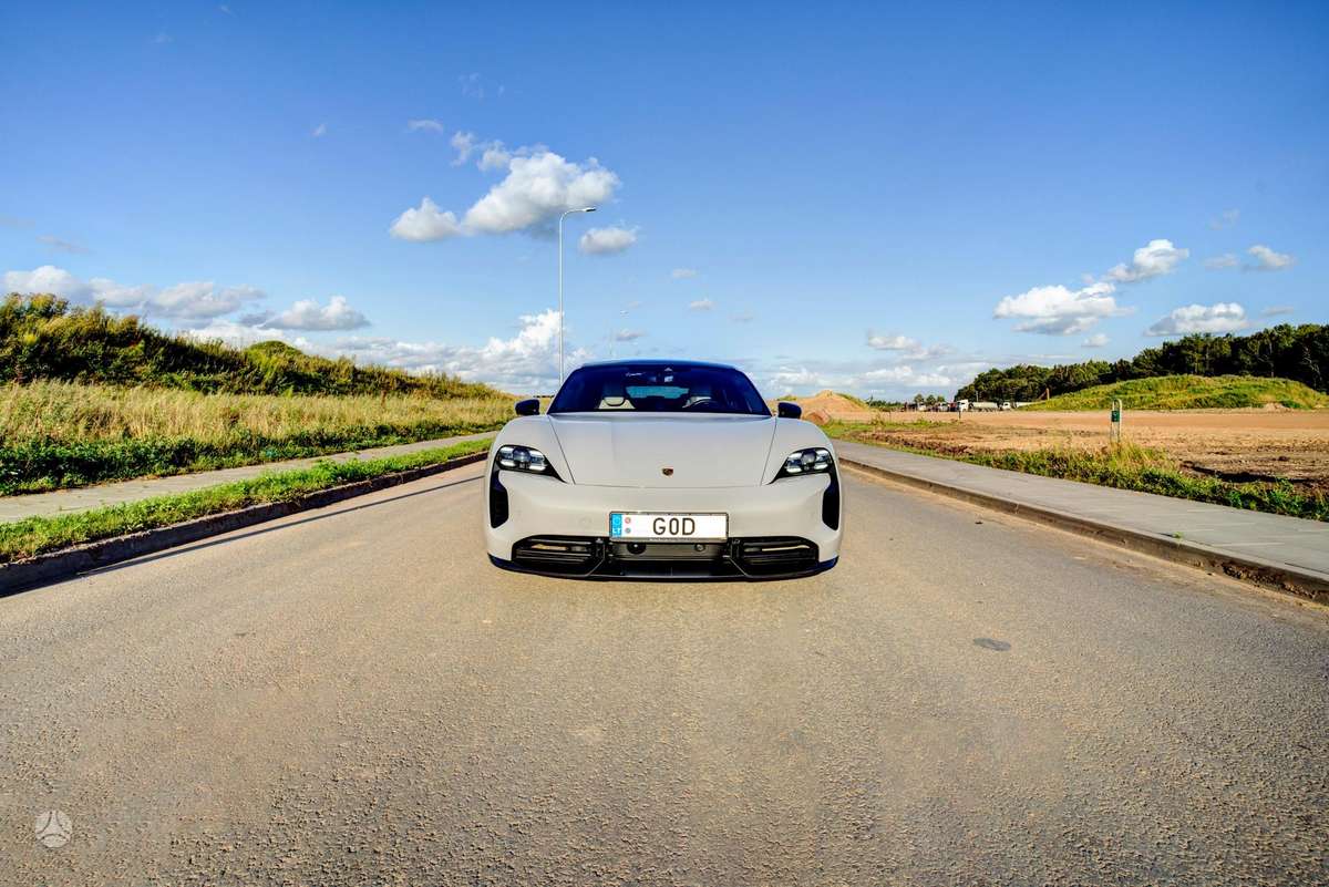 Porsche Taycan - 2