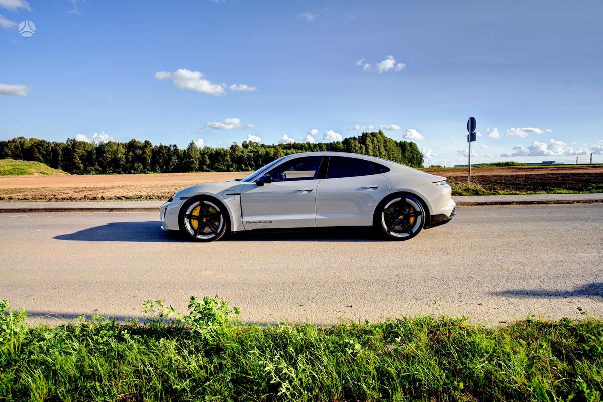 Porsche Taycan - 5