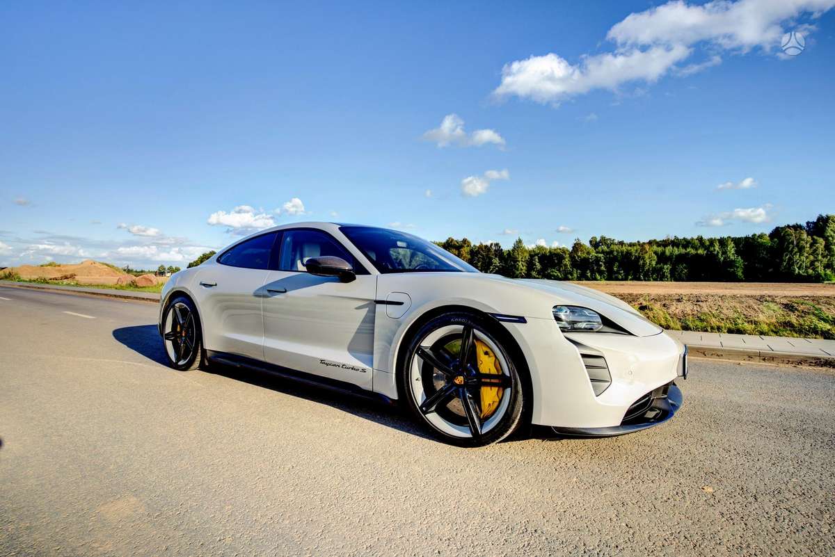 Porsche Taycan - 9