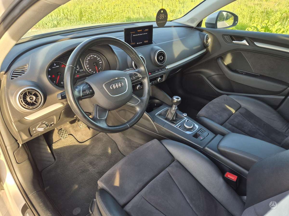 Audi A3, 1.6 l., Седан