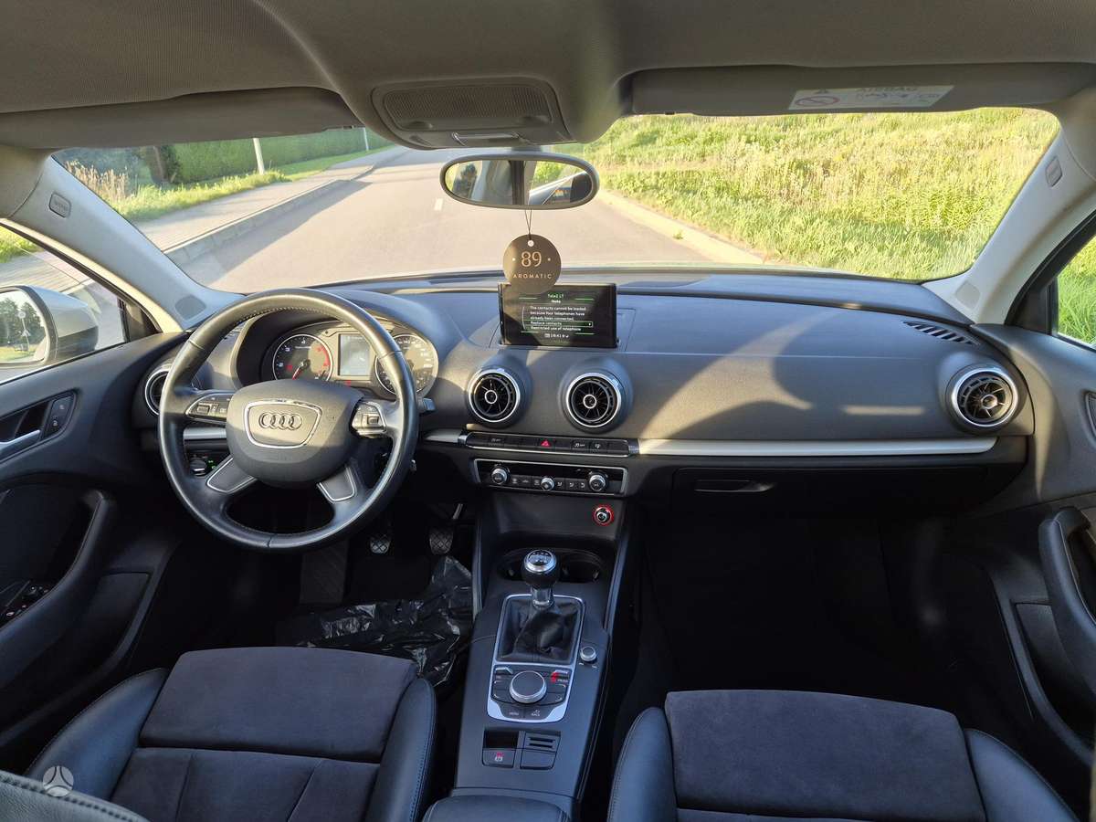 Audi A3, 1.6 l., Седан