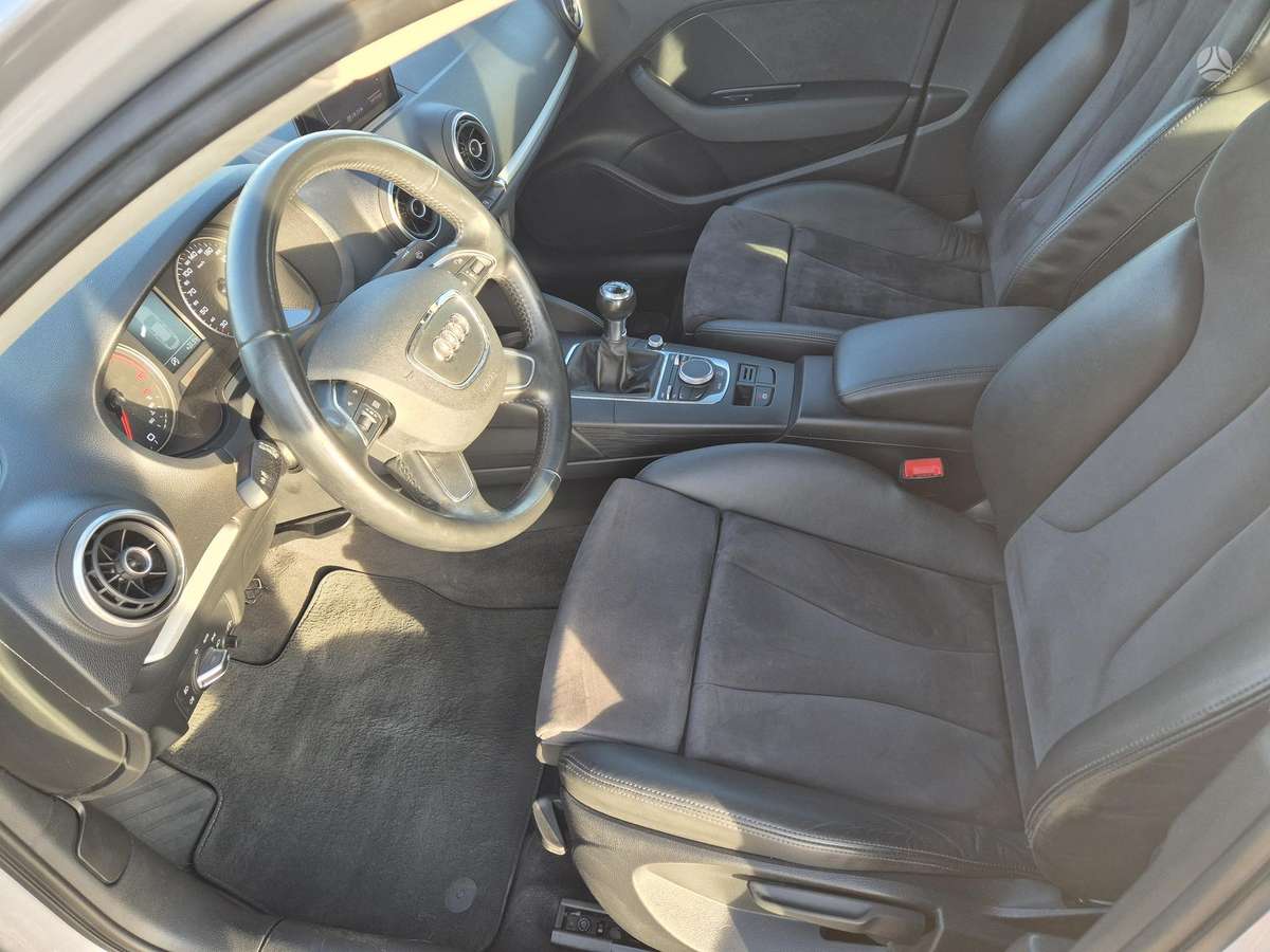 Audi A3, 1.6 l., Седан