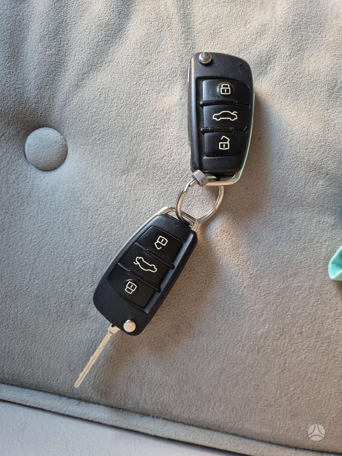 Audi A3, 1.6 l., Седан