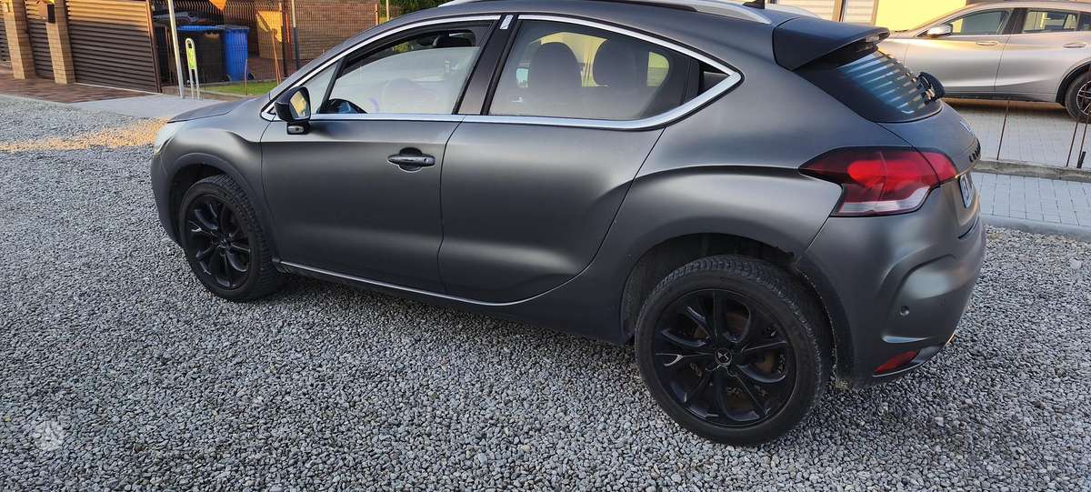 Citroen DS4, 1.2 l., hatchback