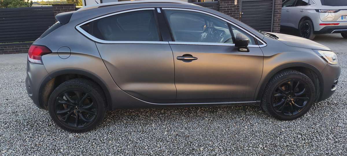 Citroen DS4, 1.2 l., hatchback