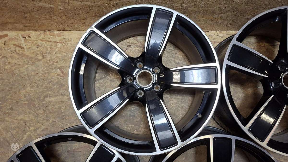 Porsche Cayenne Coupe, 9Y0601025AP, Cen32117