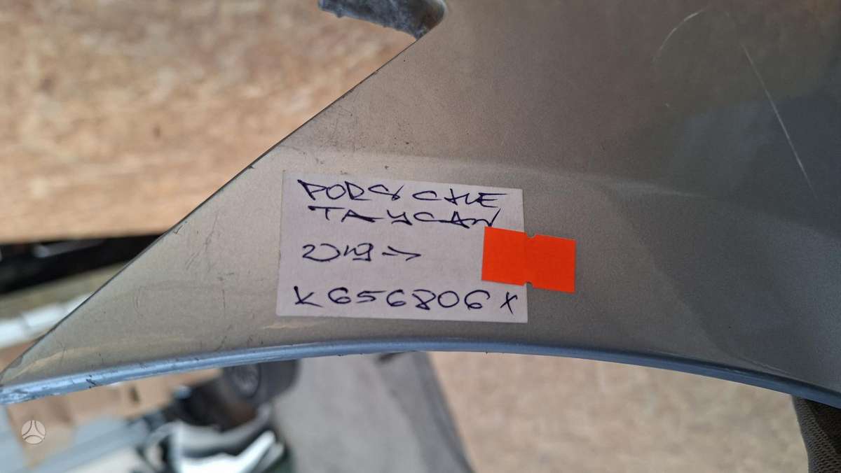 Porsche Taycan, 9J1807541, Cen32118