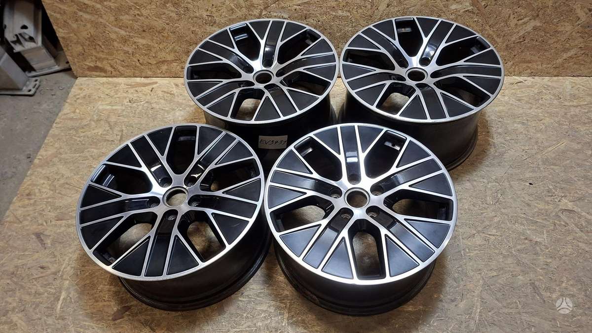 Porsche Taycan, 9J1601025K, Cen32119