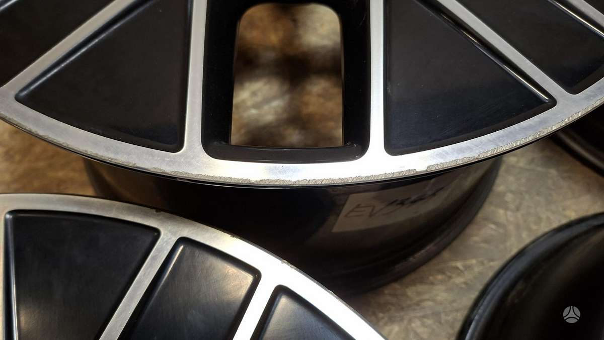 Porsche Taycan, 9J1601025K, Cen32119