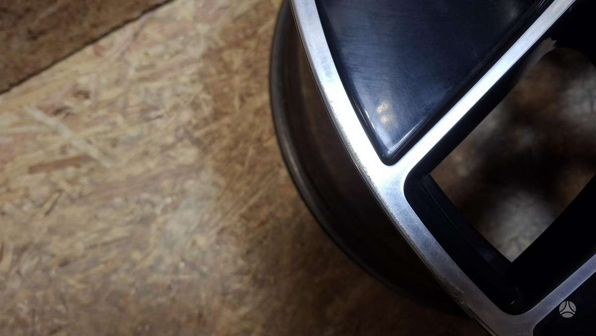 Porsche Taycan, 9J1601025K, Cen32119