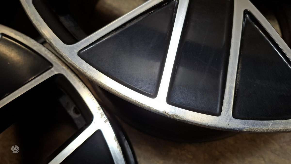Porsche Taycan, 9J1601025K, Cen32119