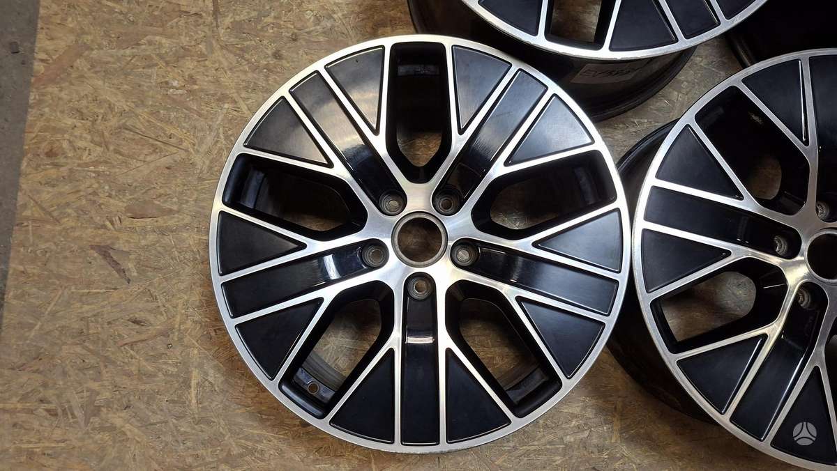 Porsche Taycan, 9J1601025K, Cen32119