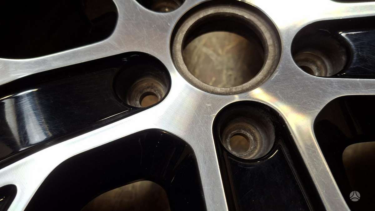 Porsche Taycan, 9J1601025K, Cen32119