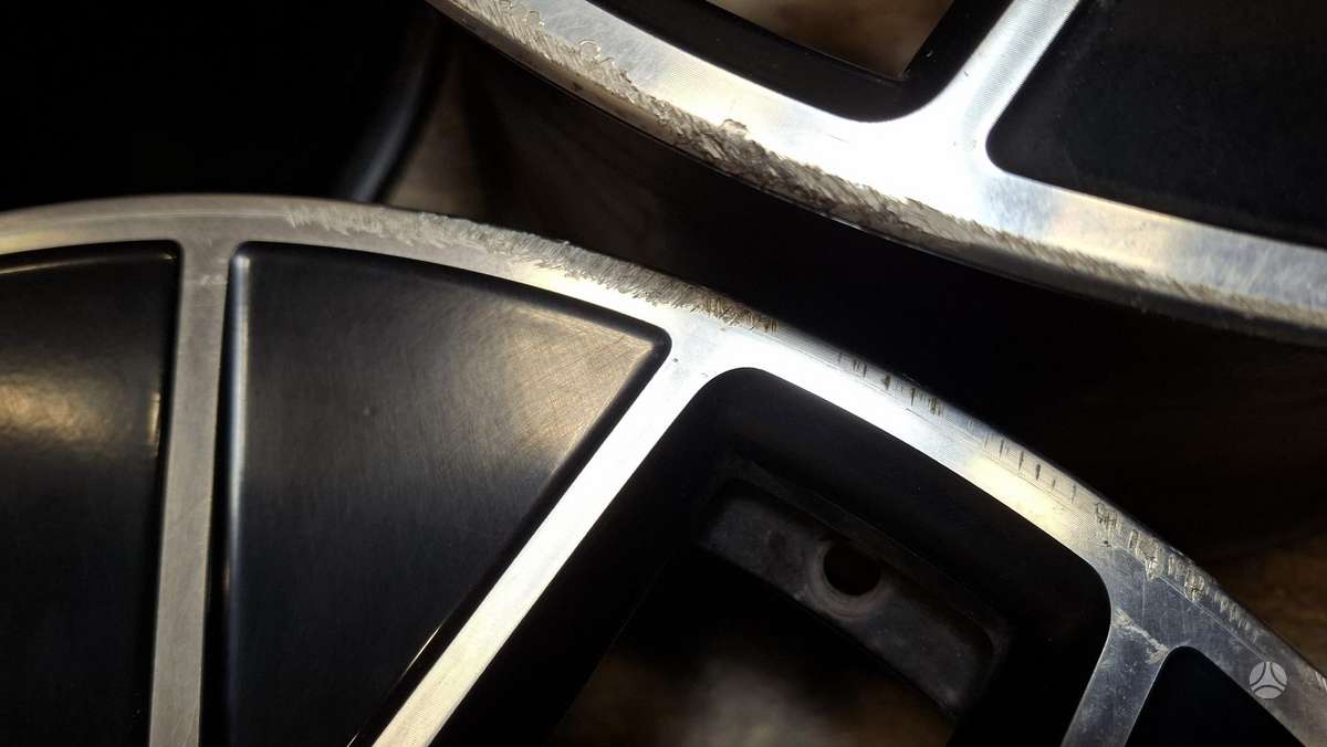 Porsche Taycan, 9J1601025K, Cen32119