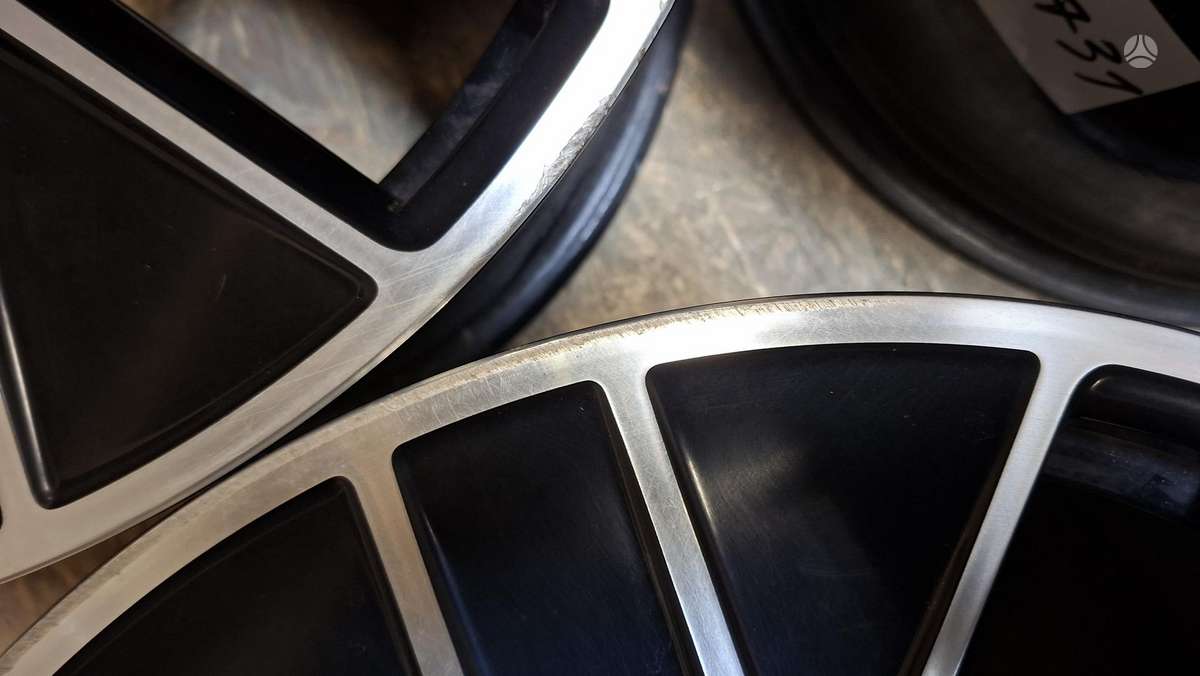 Porsche Taycan, 9J1601025K, Cen32119