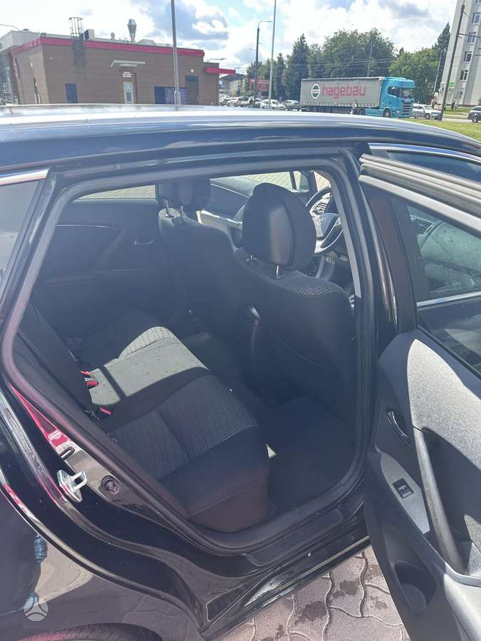 Toyota Avensis - 5