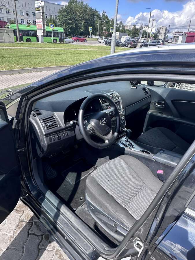 Toyota Avensis - 6
