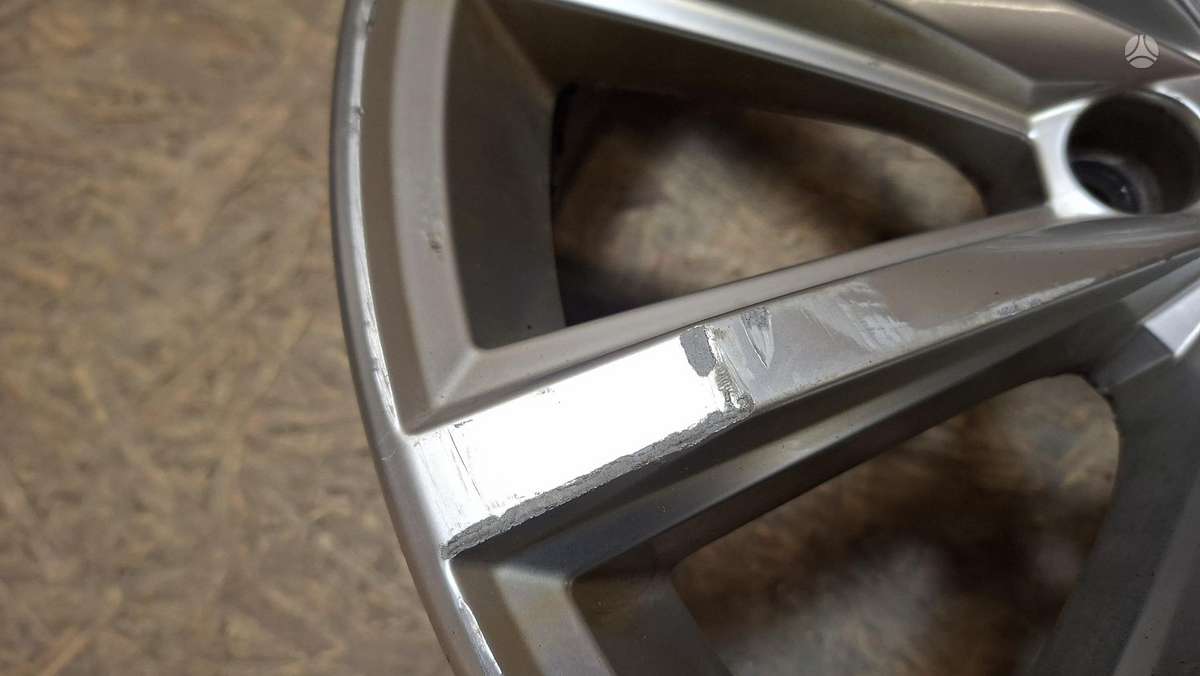 Volkswagen Passat, 3G0601025D, Cen32157