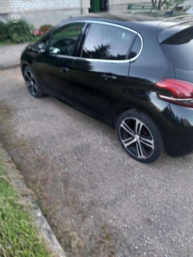 Peugeot 208 - 2