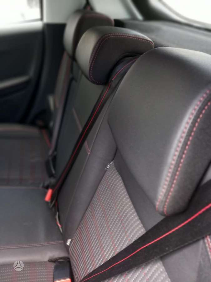 Peugeot 208, 1.2 l., hatchback