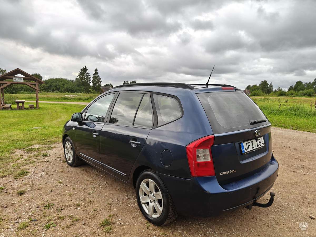 Kia Carens, 2.0 l., Минивэн