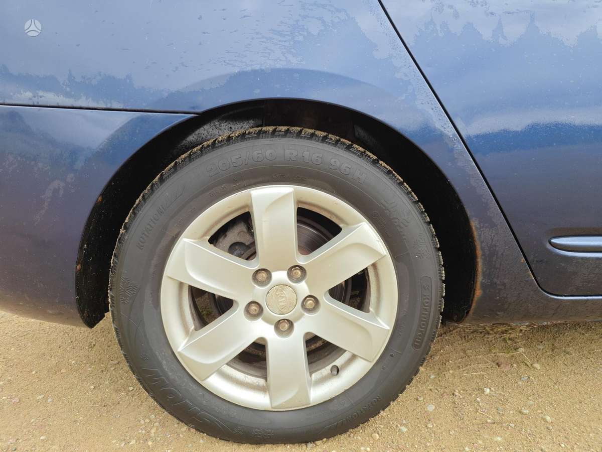 Kia Carens, 2.0 l., Минивэн