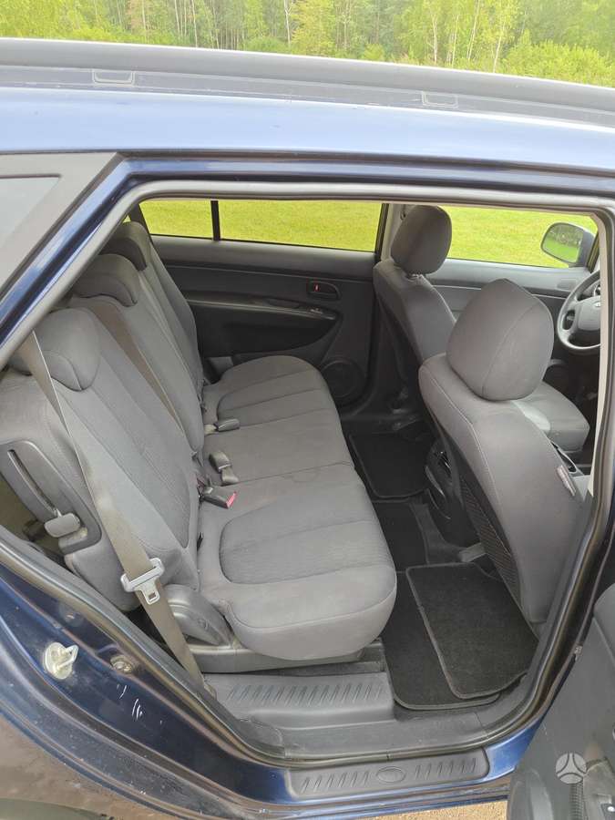 Kia Carens, 2.0 l., Минивэн