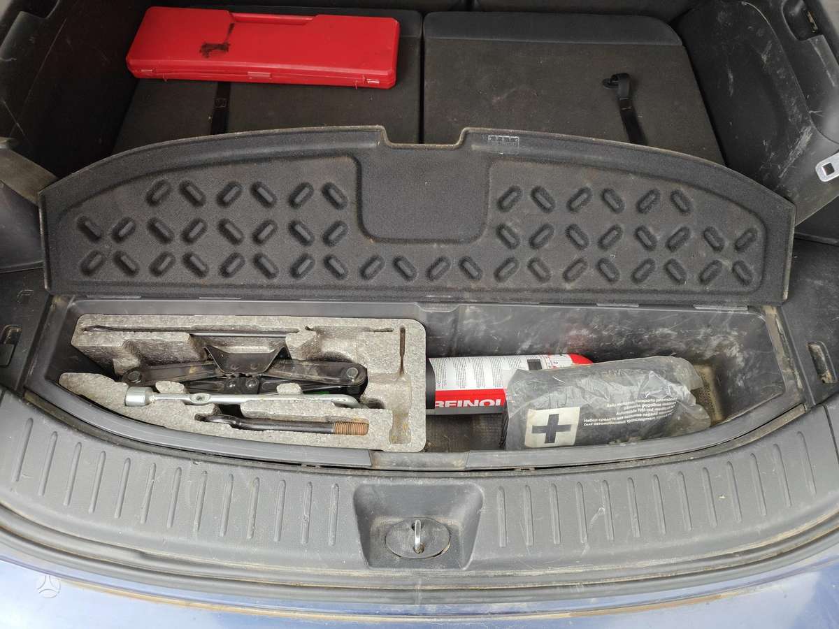 Kia Carens, 2.0 l., Минивэн