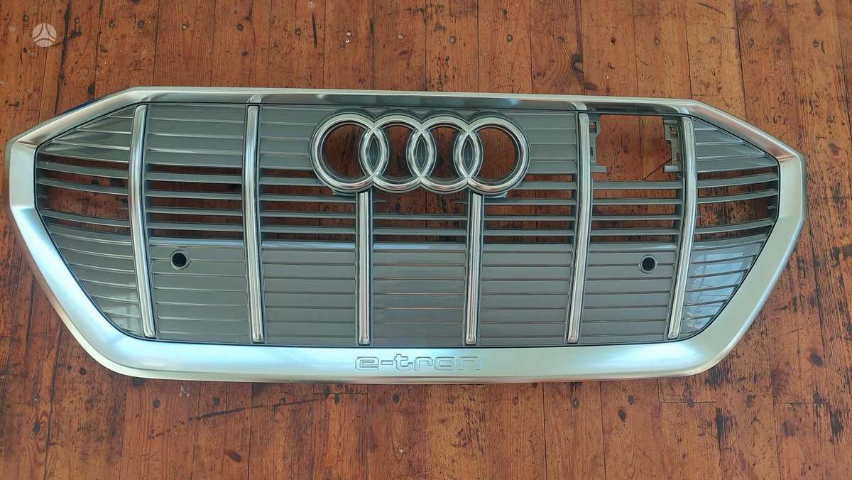 Audi e-tron Groteles lempos sparnai balkis