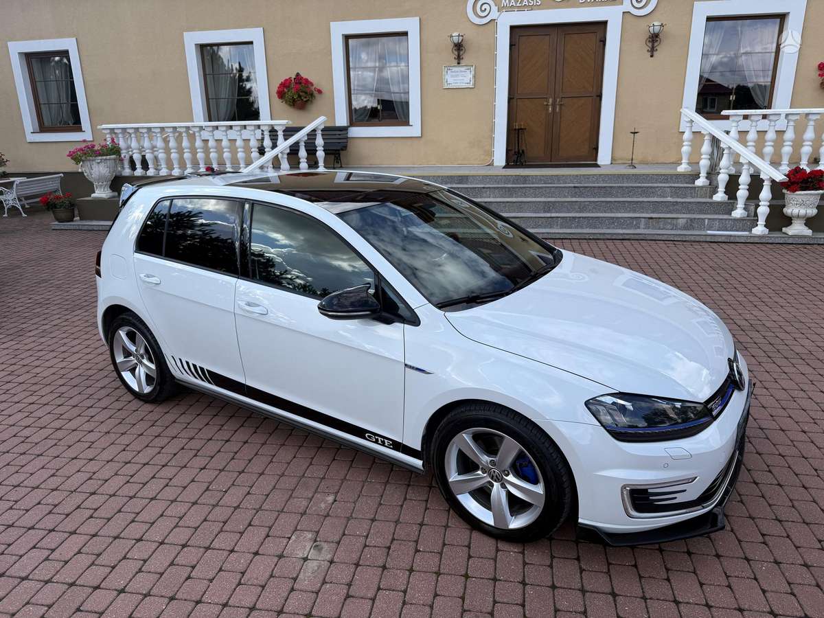 Volkswagen Golf - 8