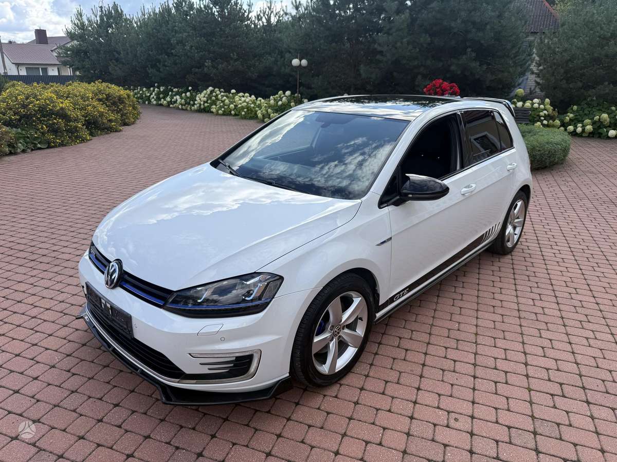 Volkswagen Golf - 10