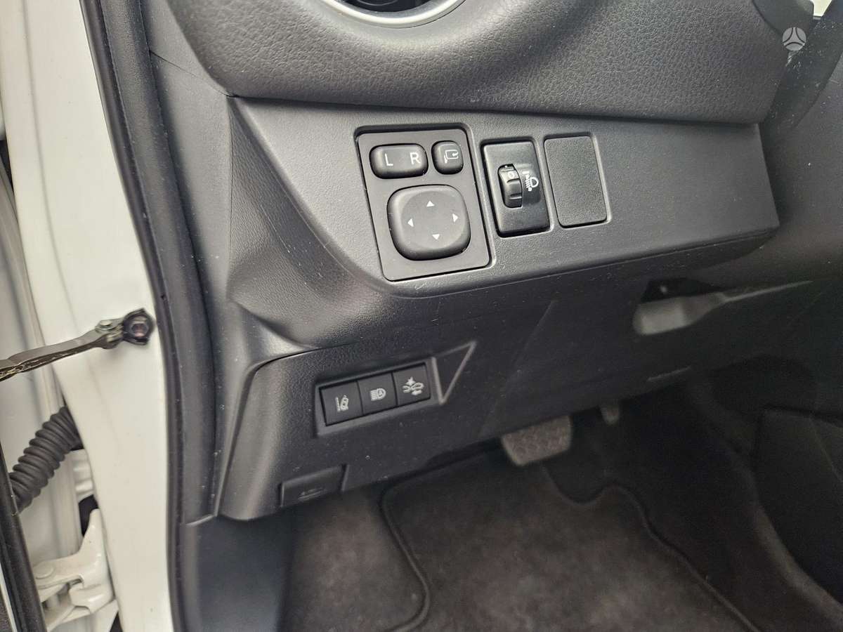 Toyota Yaris - 9