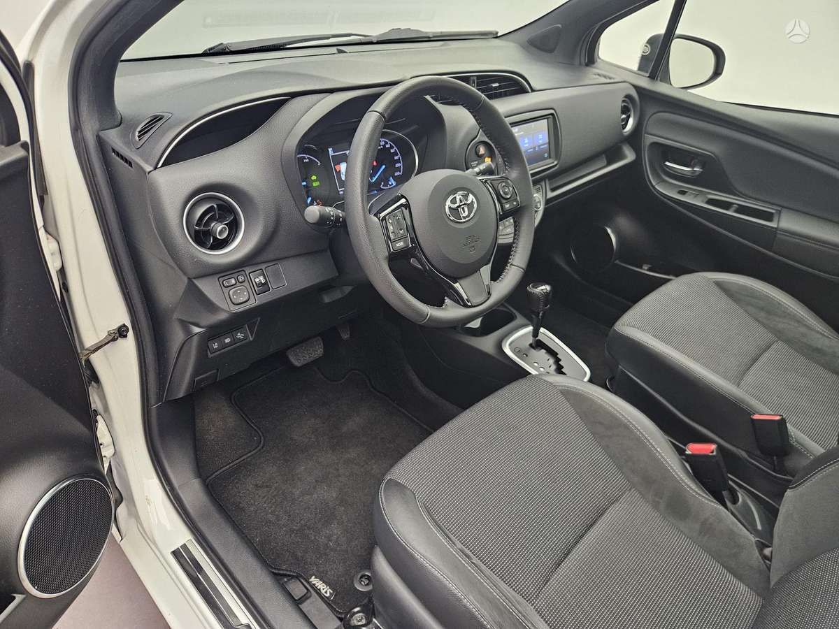 Toyota Yaris - 11