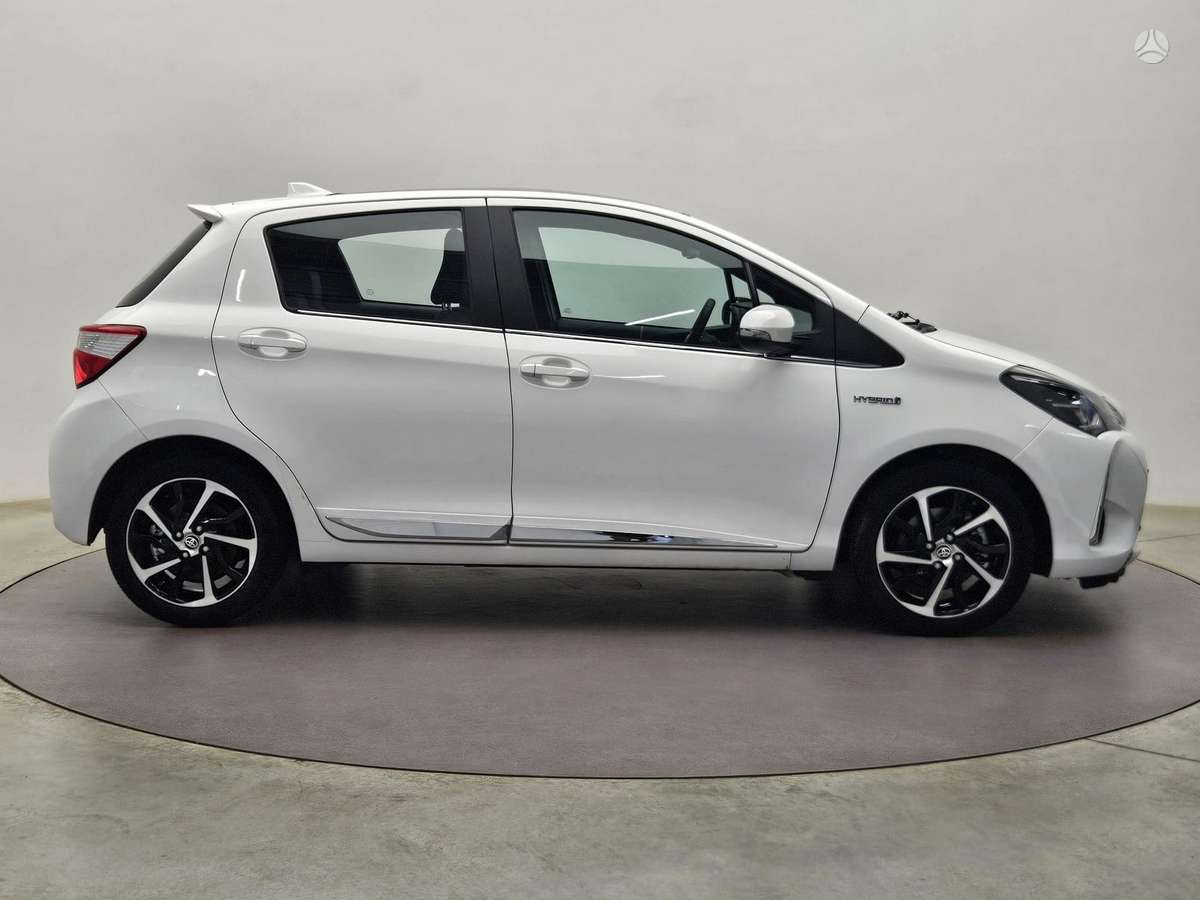 Toyota Yaris - 4