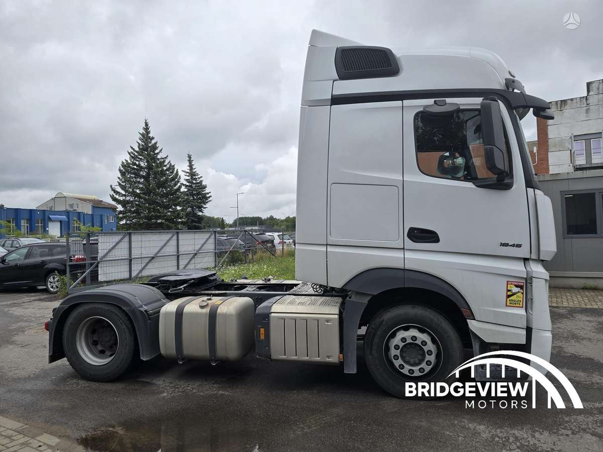 Mercedes-Benz Actros 1845, double sleeper