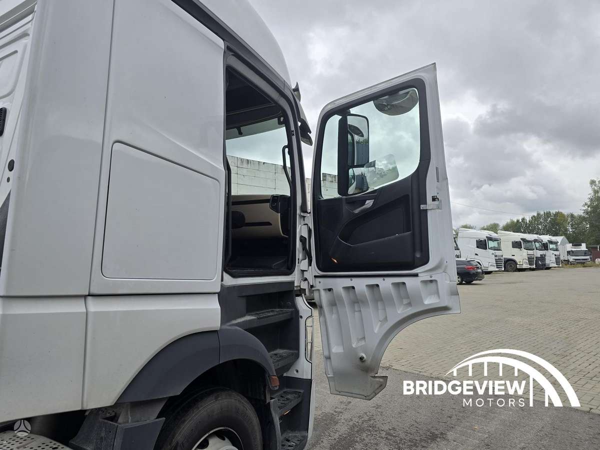 Mercedes-Benz Actros 1845, double sleeper