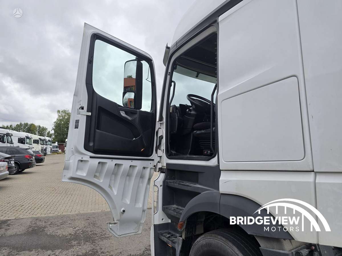 Mercedes-Benz Actros 1845, double sleeper