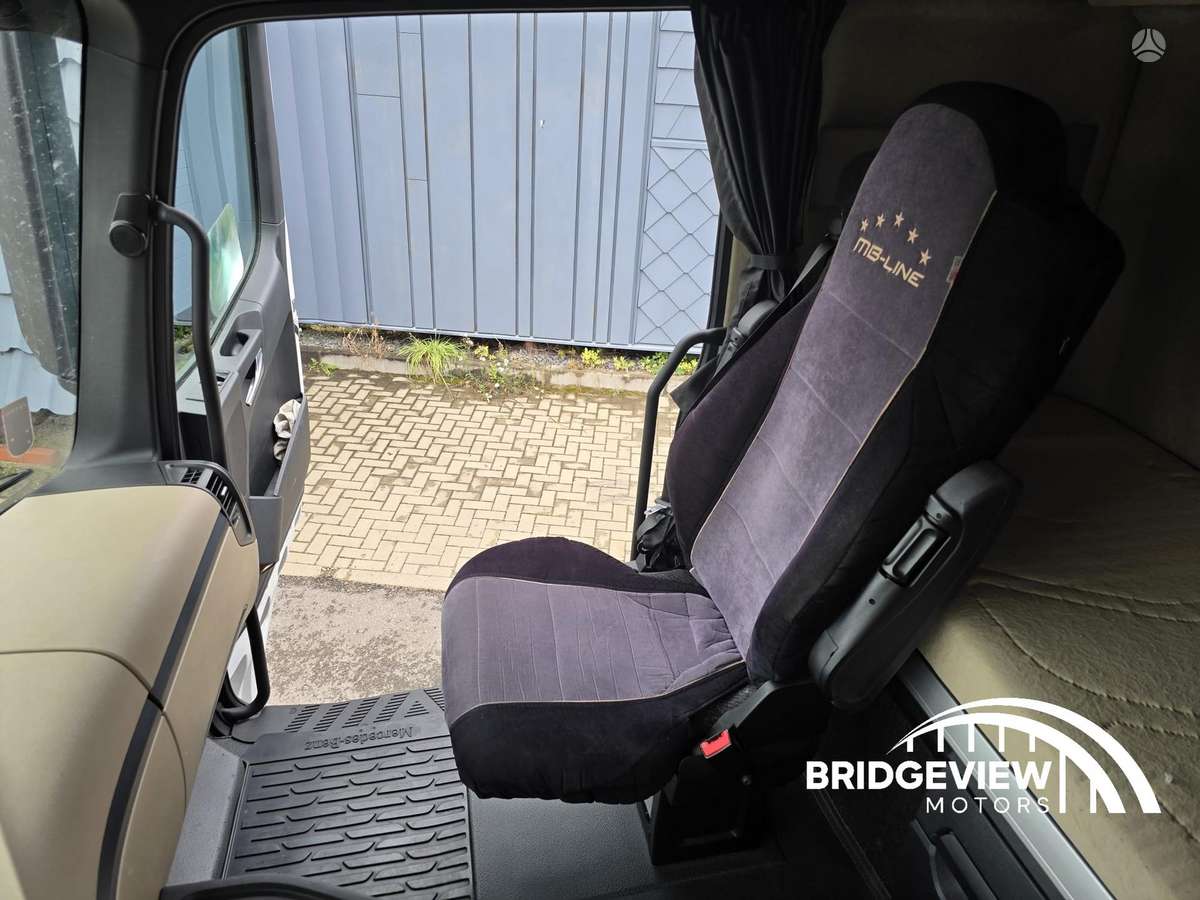 Mercedes-Benz Actros 1845, double sleeper
