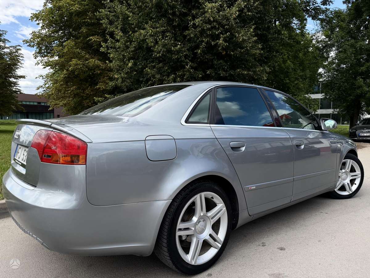 Audi A4, 2.0 l., Седан